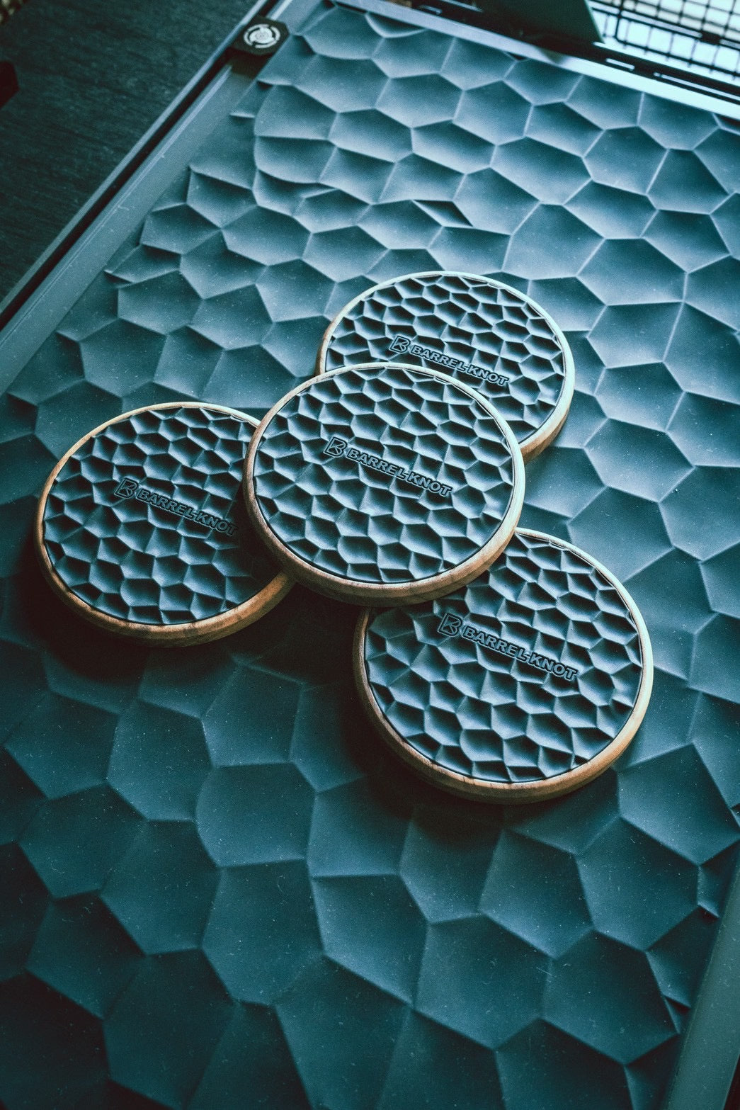 WALNUT with 槌目コースター
X-PLATE