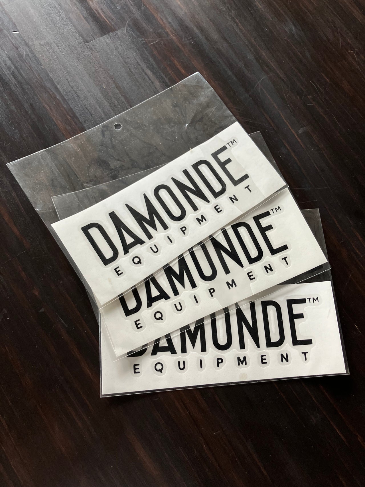 DAMONDE ステッカー